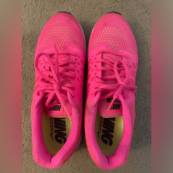 Neon Pink Nike Women Running Shoes - Size 9 - Picture 2 of 7
